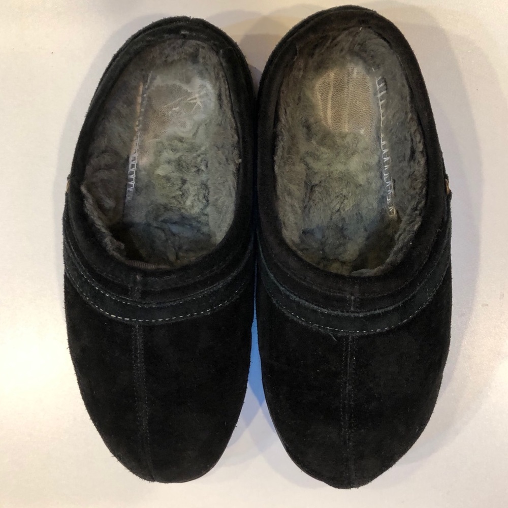 Cloud Nine Sheepskin slippers Sz M 7/8  Black Mule